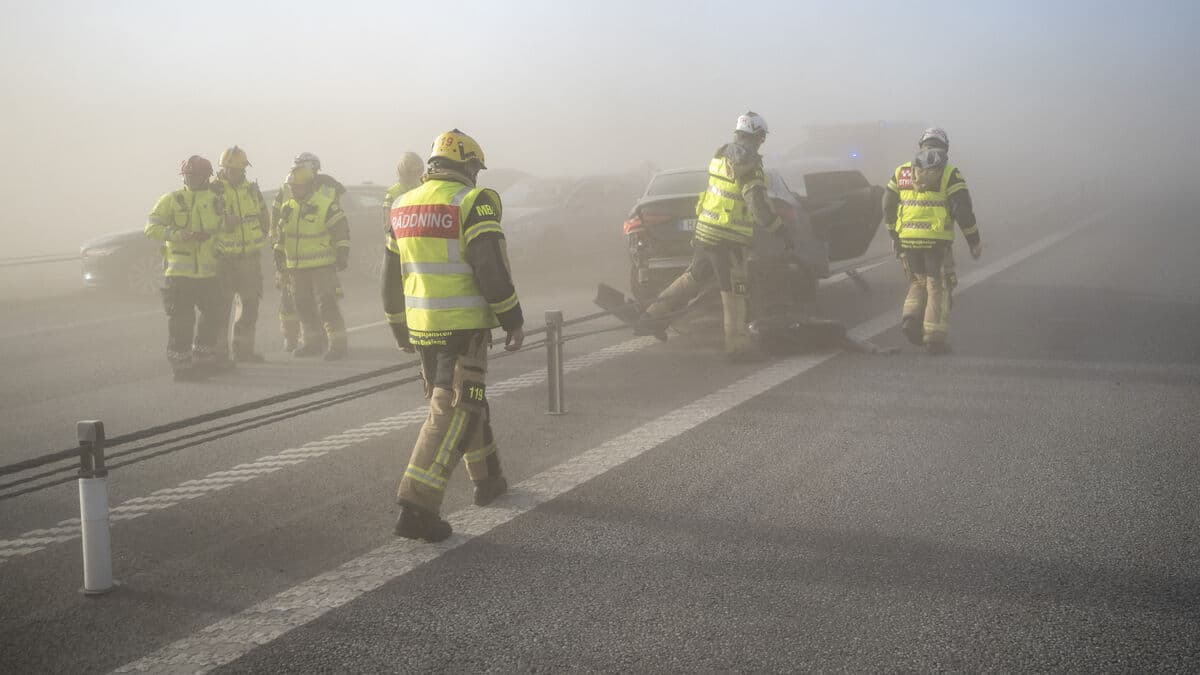Five hospitalized after multi-vehicle crash in haze on E22 in Blekinge