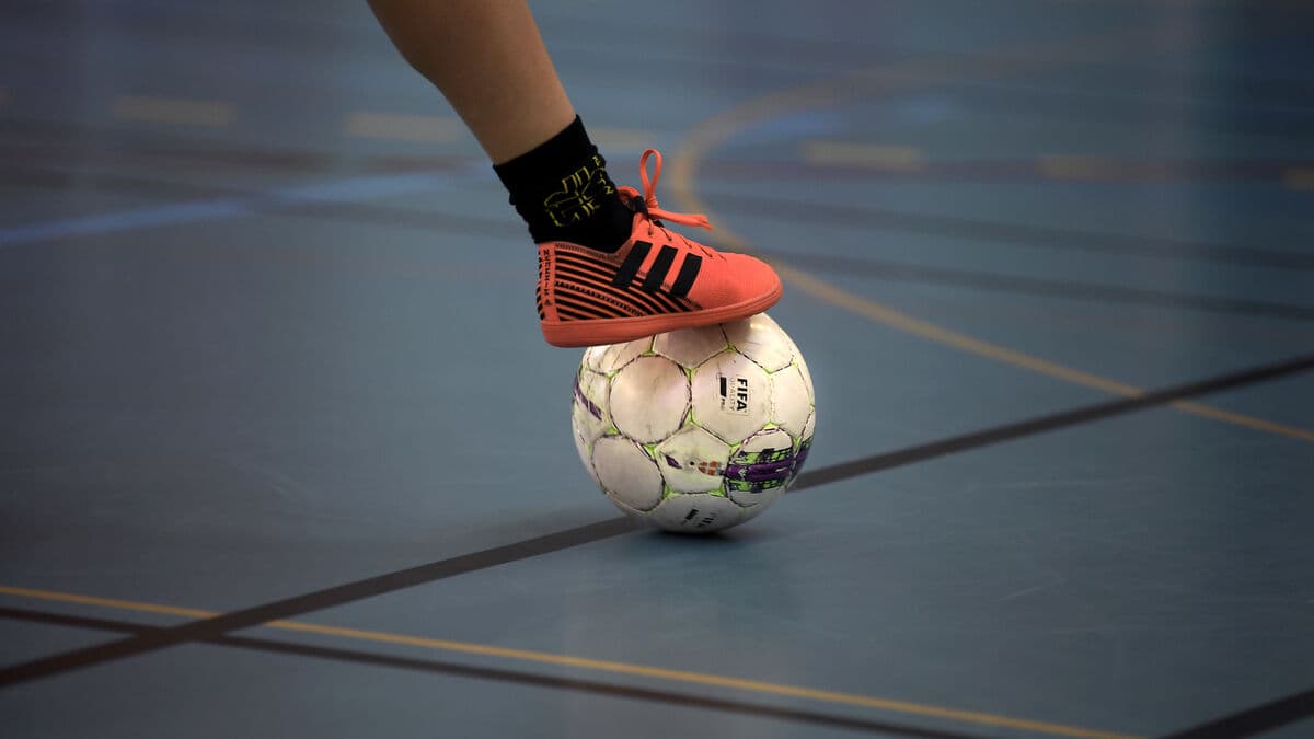 Man Sentenced to Prison for Biting Off Opponent's Fingertip