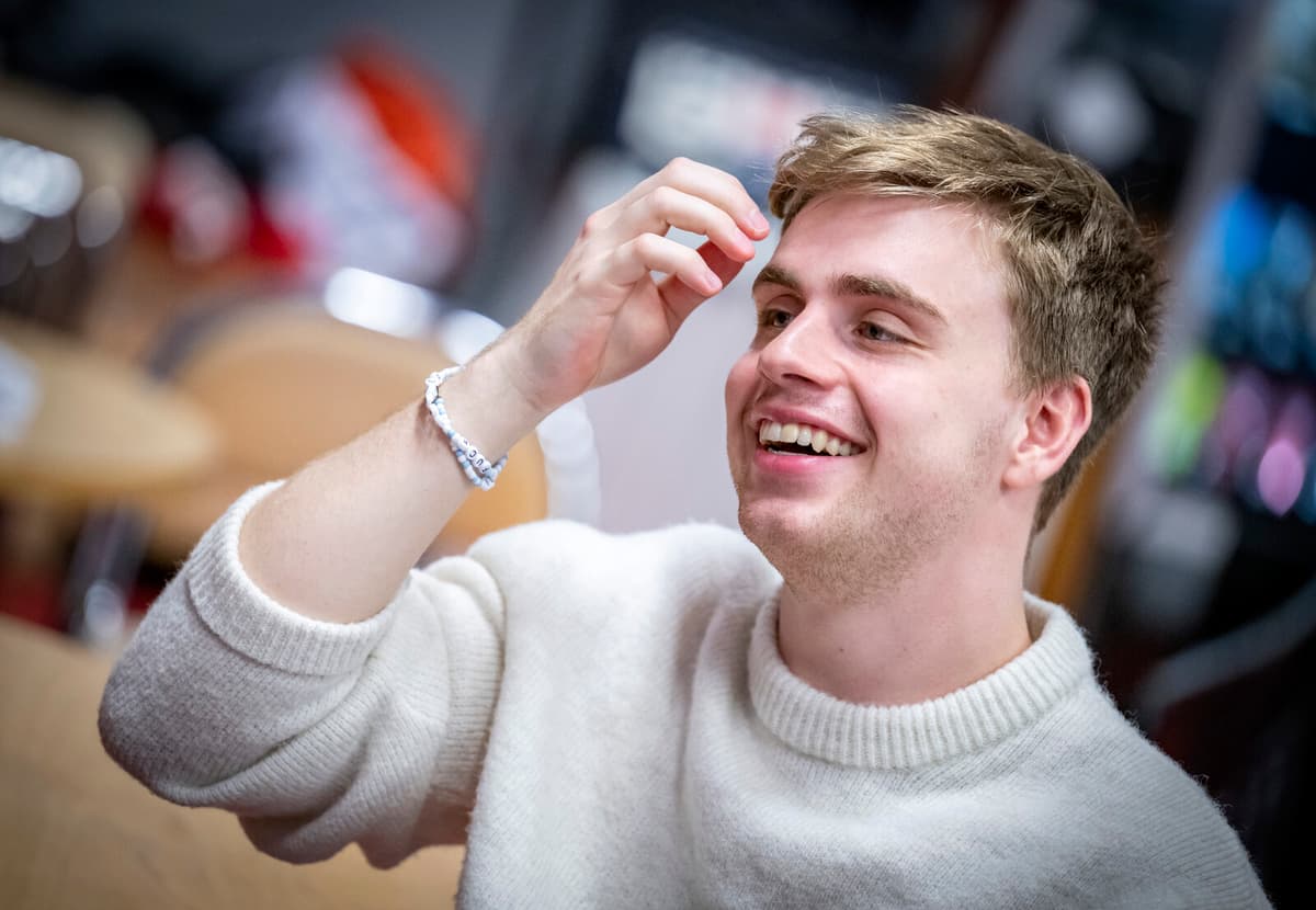 Truls Möregårdh Discusses Unique Red Tables at Table Tennis World Championship
