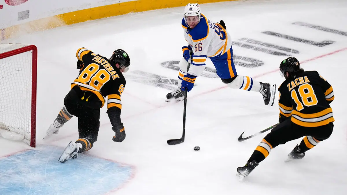 Östlund decisive scorer for Buffalo in 3–1 win over Boston