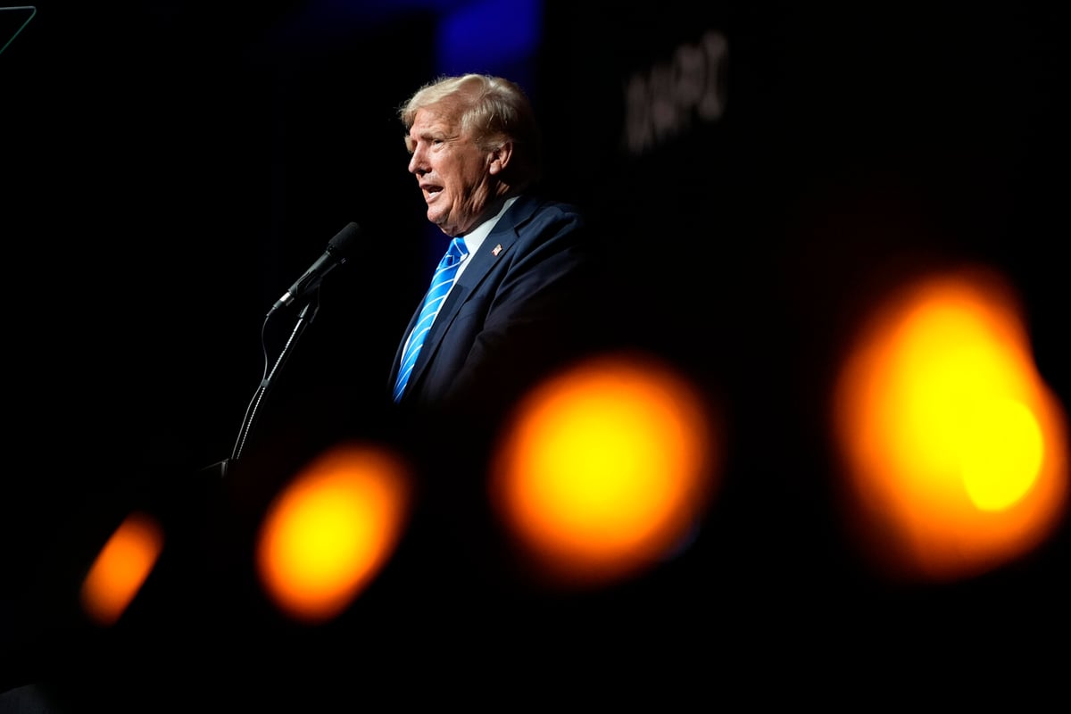 Bitcoin falls back after Trump's statement