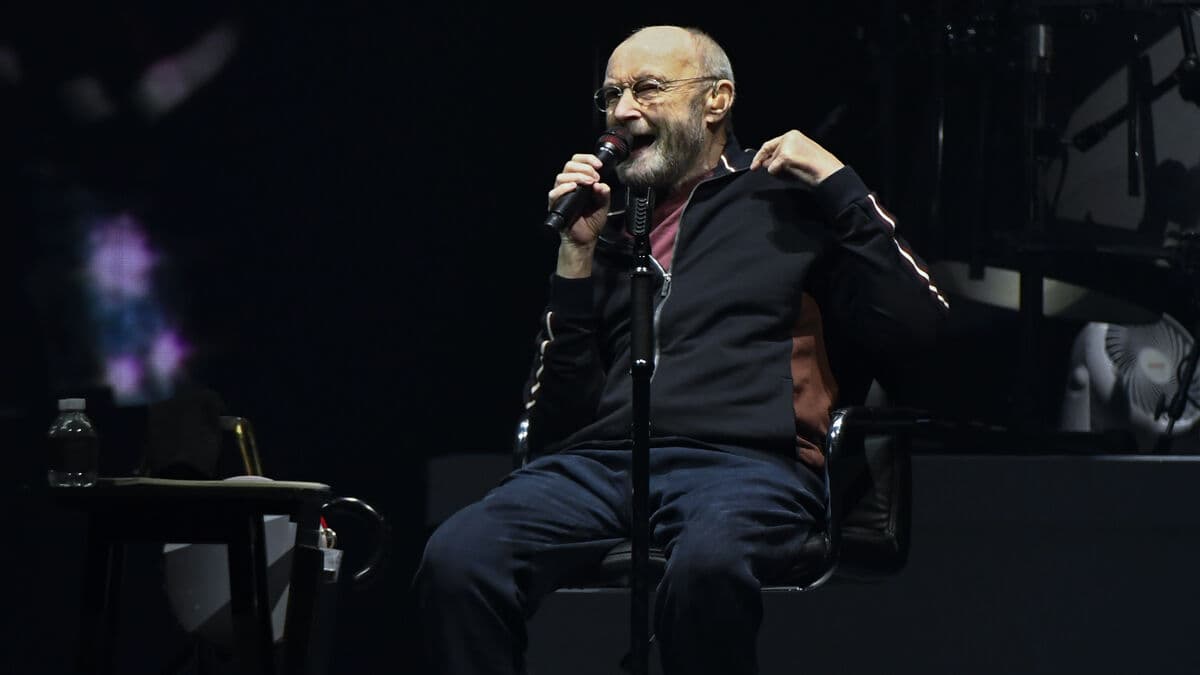 Phil Collins says he spent seven months in intensive care and his family was called to say goodbye