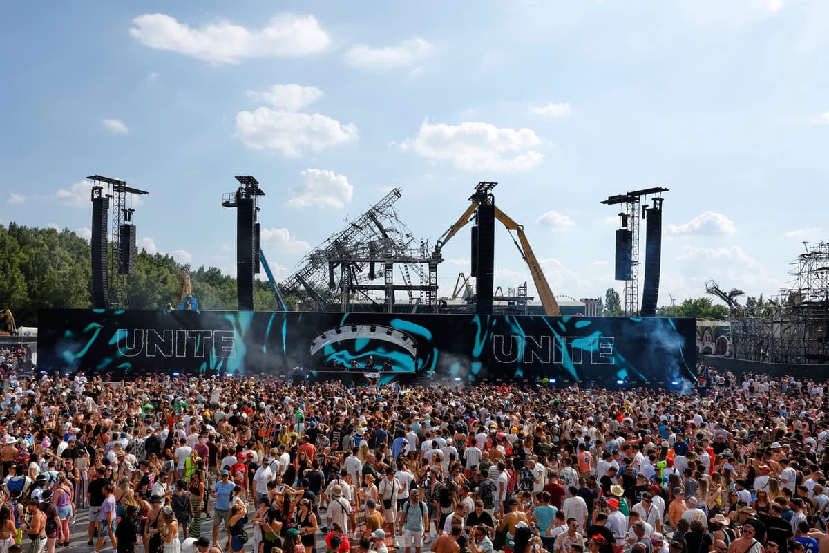 Metallica Helps Rebuild Tomorrowland Stage After Fire Damage