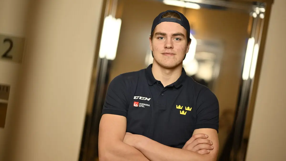 Goal celebration as Sweden beat Switzerland 7–3 ahead of the JVM