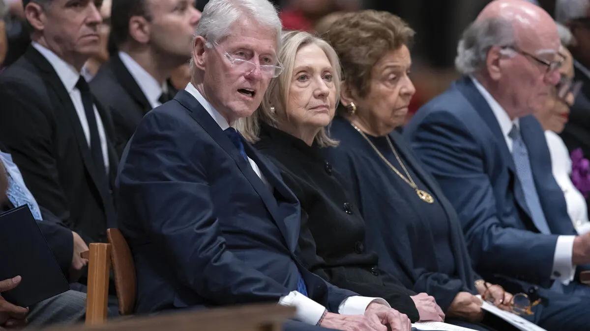Bill and Hillary Clinton refuse to testify in Epstein investigation