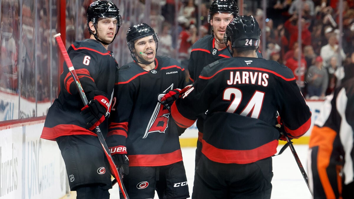 Carolina convincing in first quarterfinal game, beats Philadelphia 3-0