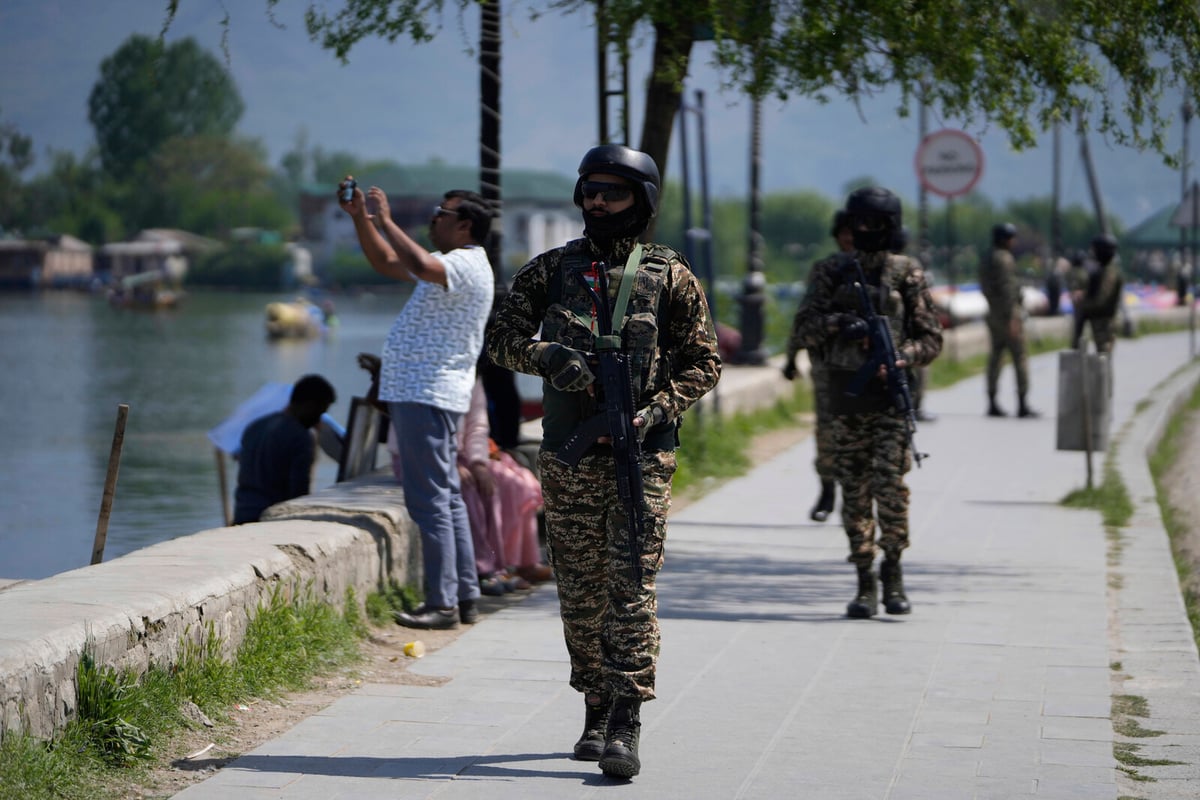India Orders Pakistanis to Leave Amid Rising Tensions with Pakistan