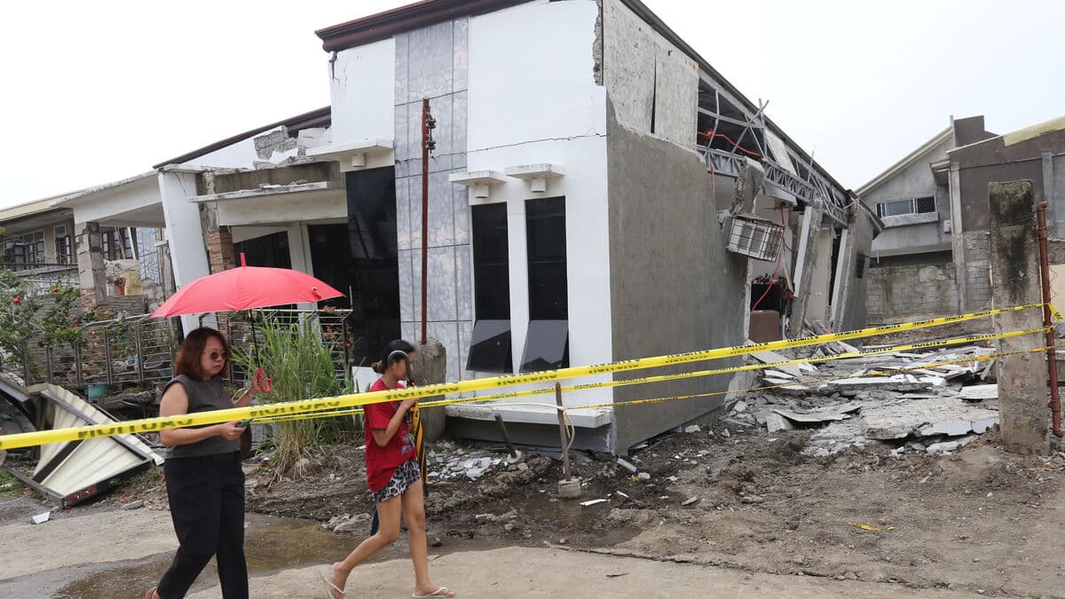 Powerful Earthquake Hits Philippines: At Least Eight Dead