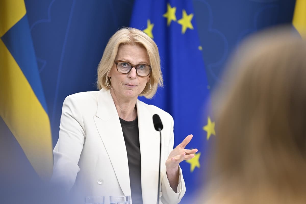 Government Revises Unemployment Forecast Amid Global Trade Tensions