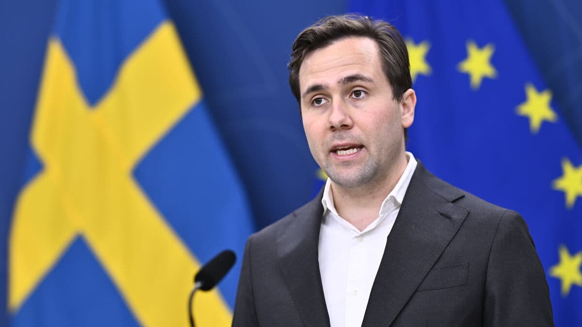 Government to distribute 2.7 billion kronor in humanitarian aid