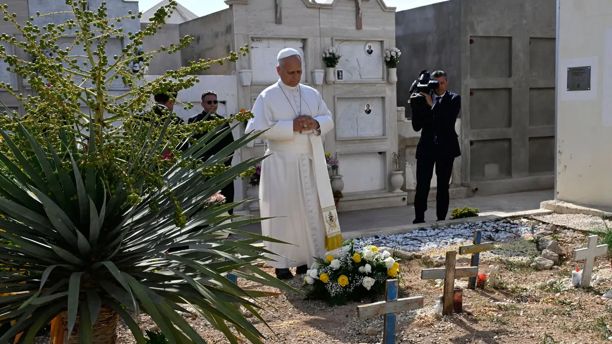 Pope Leo XIV honors migrants on July 4 visit to Lampedusa