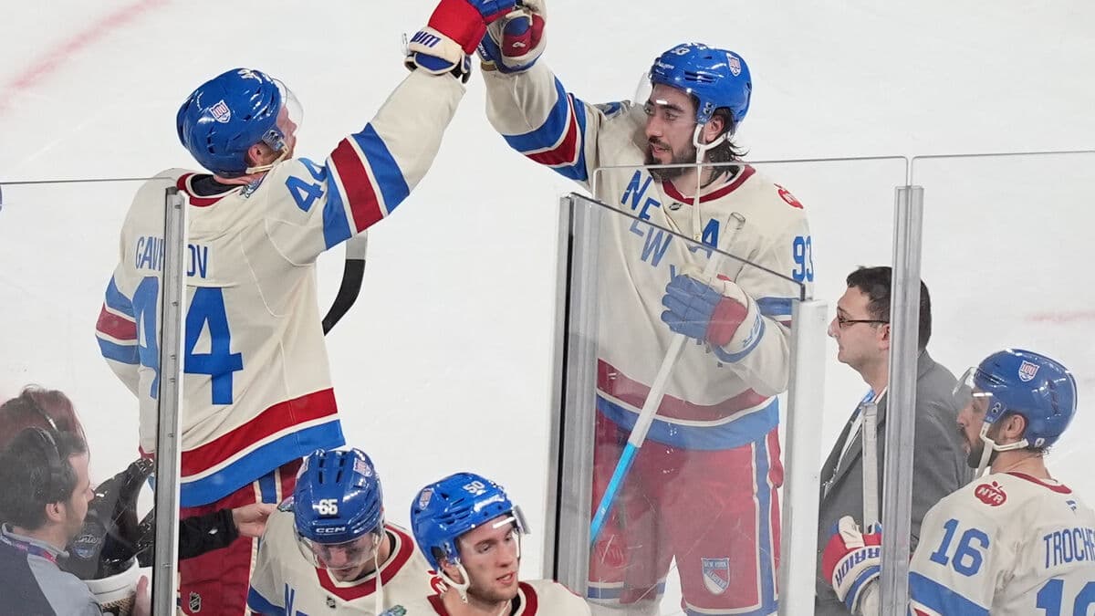 Hat-trick for Zibanejad and a new Rangers record