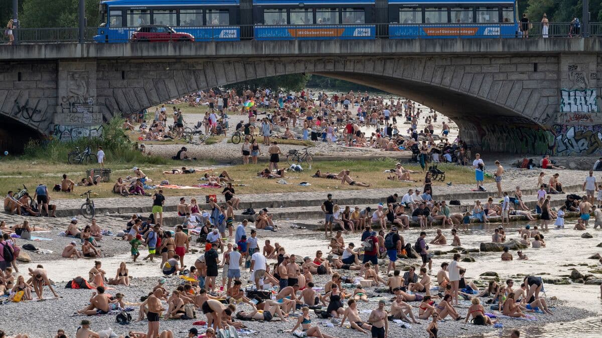 Nearly 10,000 people have died from heat in Germany this year, official data shows