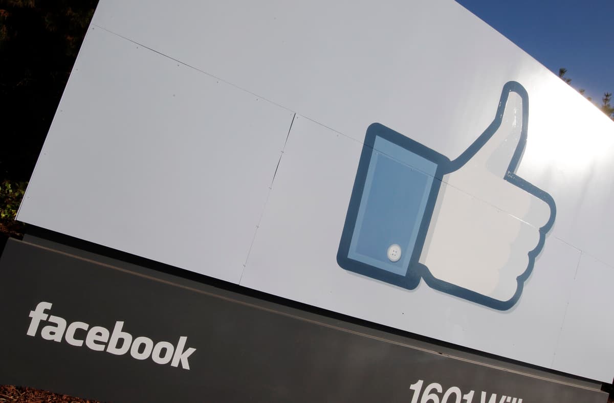 Facebook Revives Friend Feed to Reconnect Users