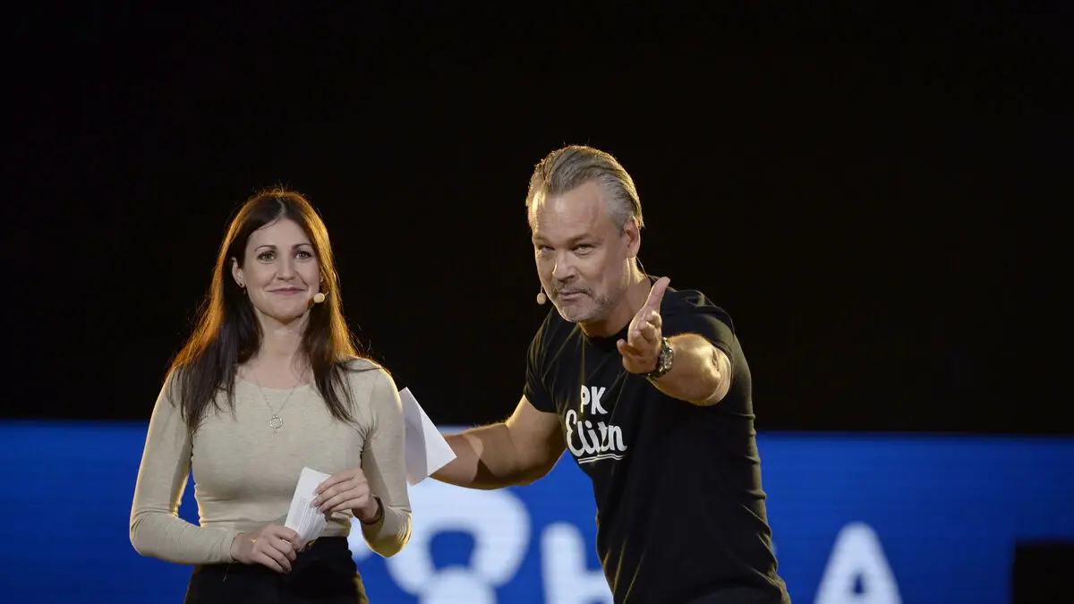 Nour El-Refai and Henrik Schyffert have separated