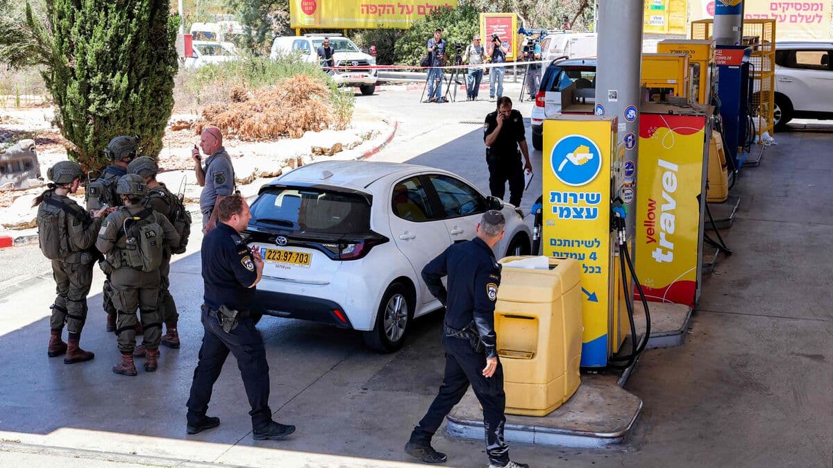Suspected terror attack in Israel - shots fired in several locations