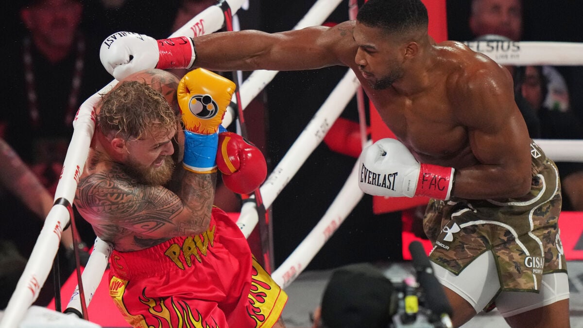 Jake Paul knocked out: "I think my jaw is broken"