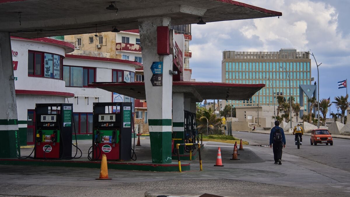 Trump says he will allow Russian oil tanker to enter Cuba