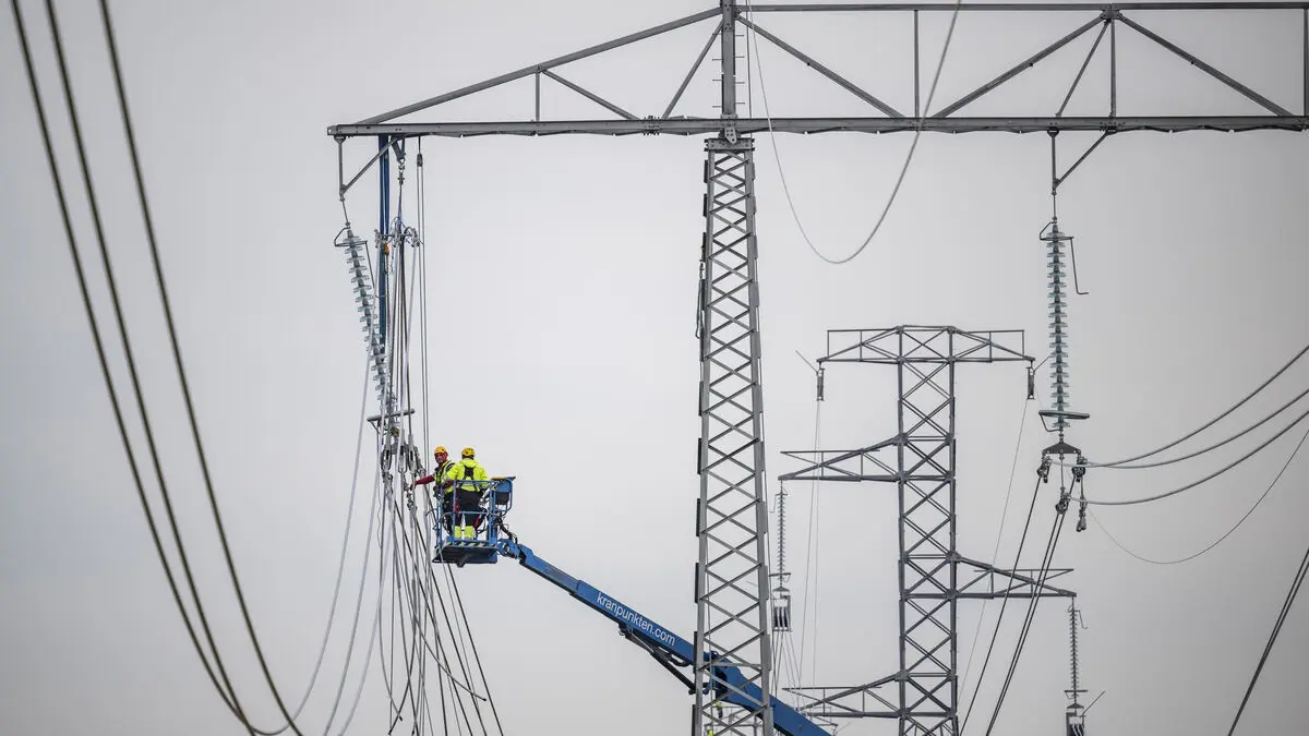 The fee is rising – electricity customers are paying billions