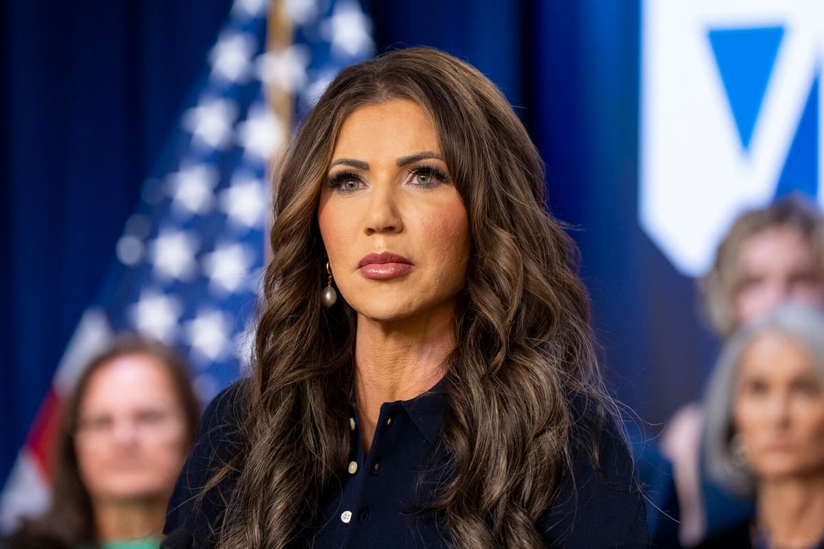 Trump Offers $1,000 to Encourage Voluntary Return of Illegal Migrants