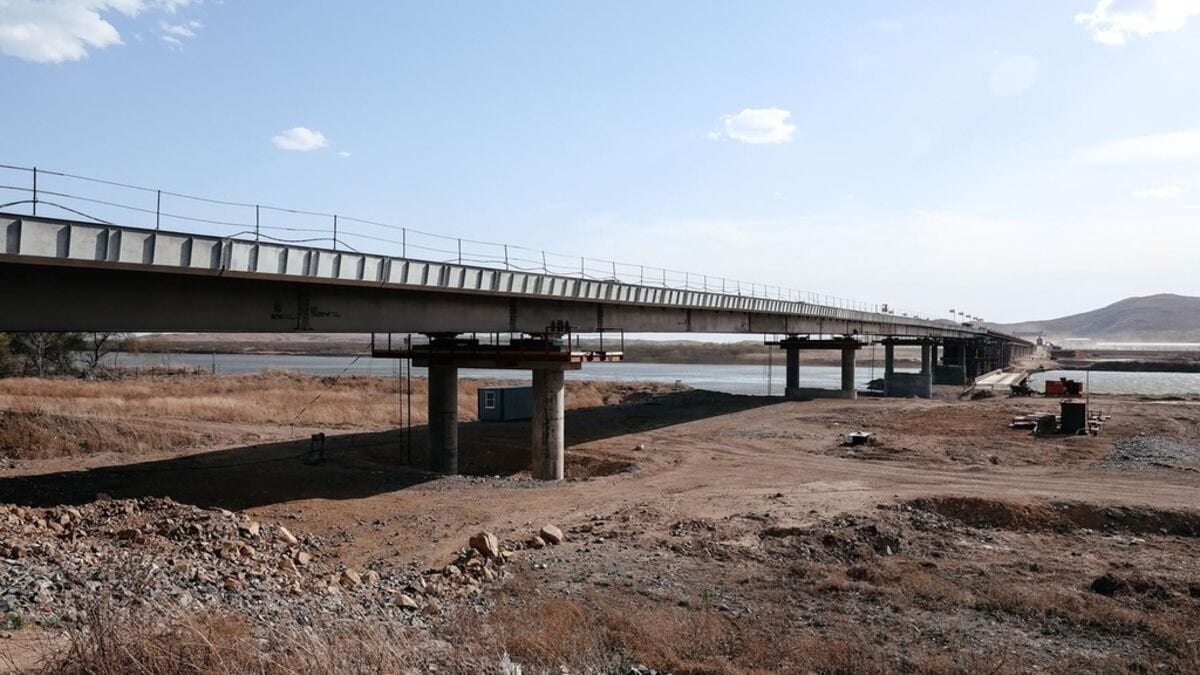 Russia and North Korea open new road bridge across Tumen River