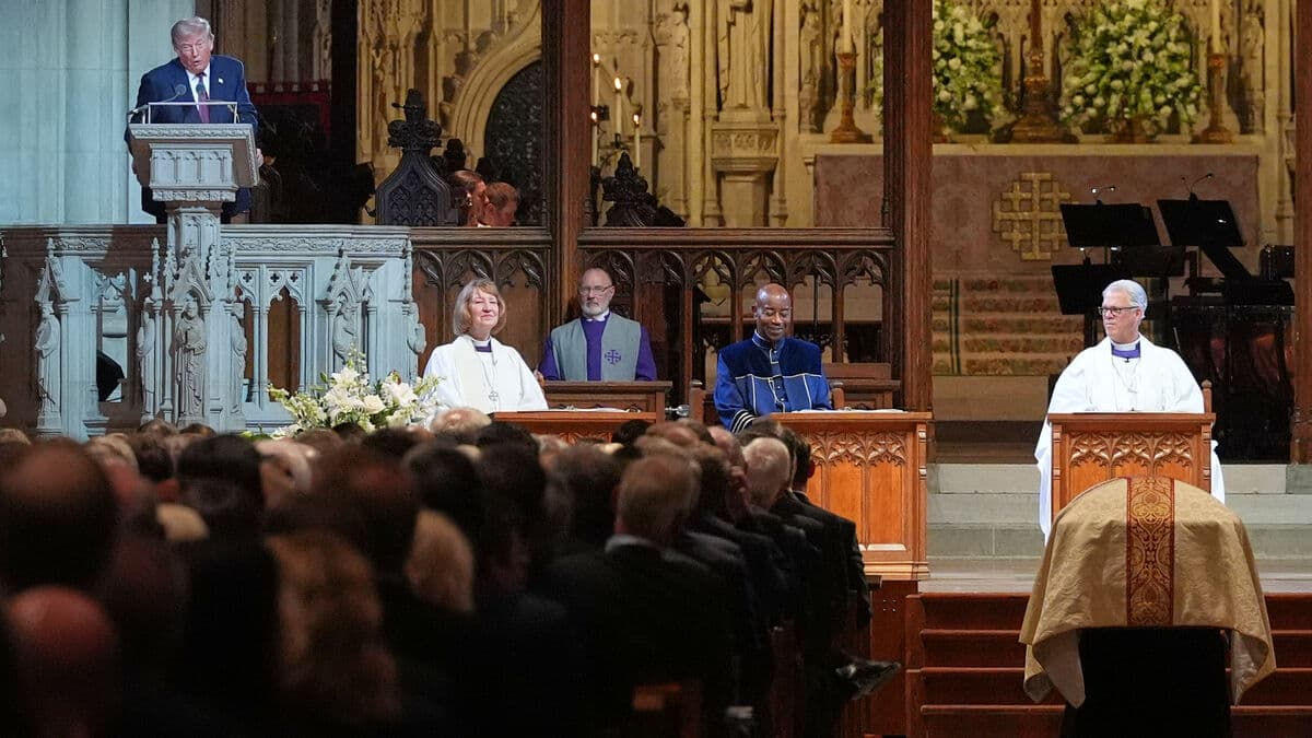 Trump pays tribute to late Senator Lindsey Graham at Washington funeral