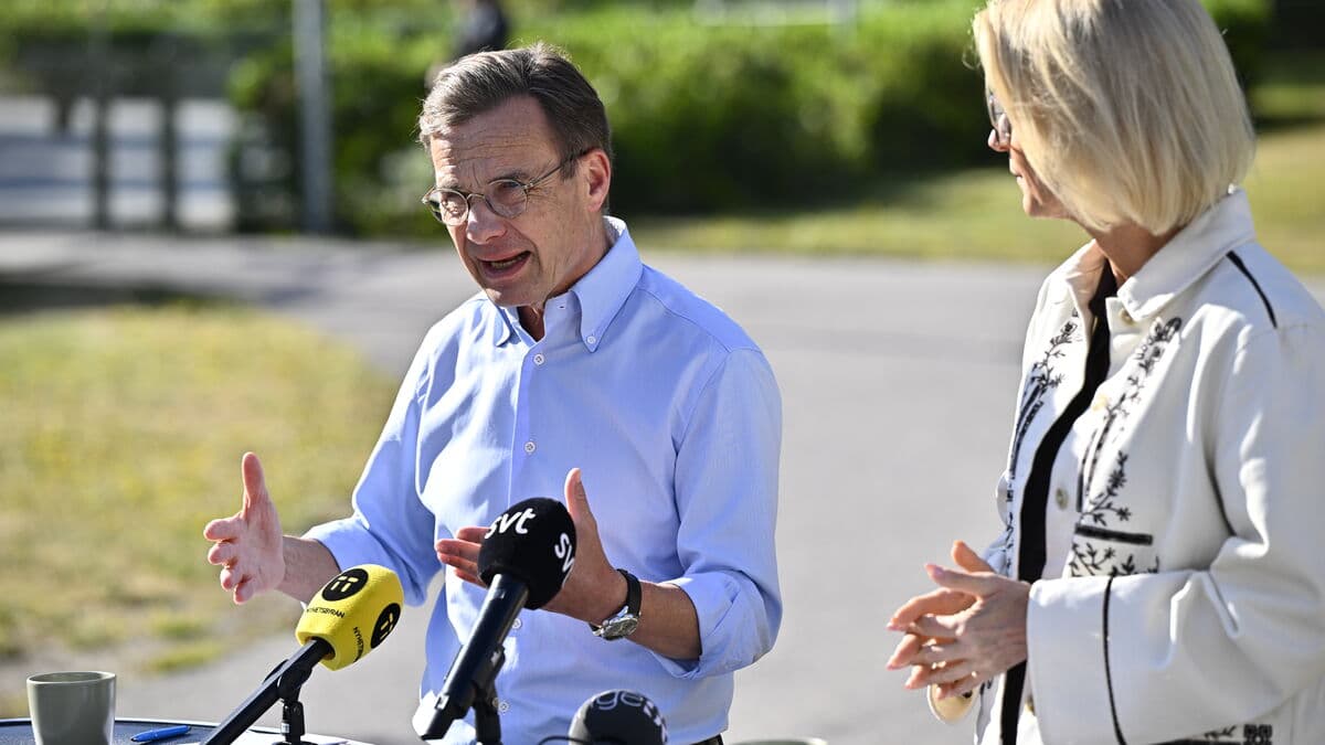 Moderates promise free preschool and after-school care, up to 2,100 kronor more for families