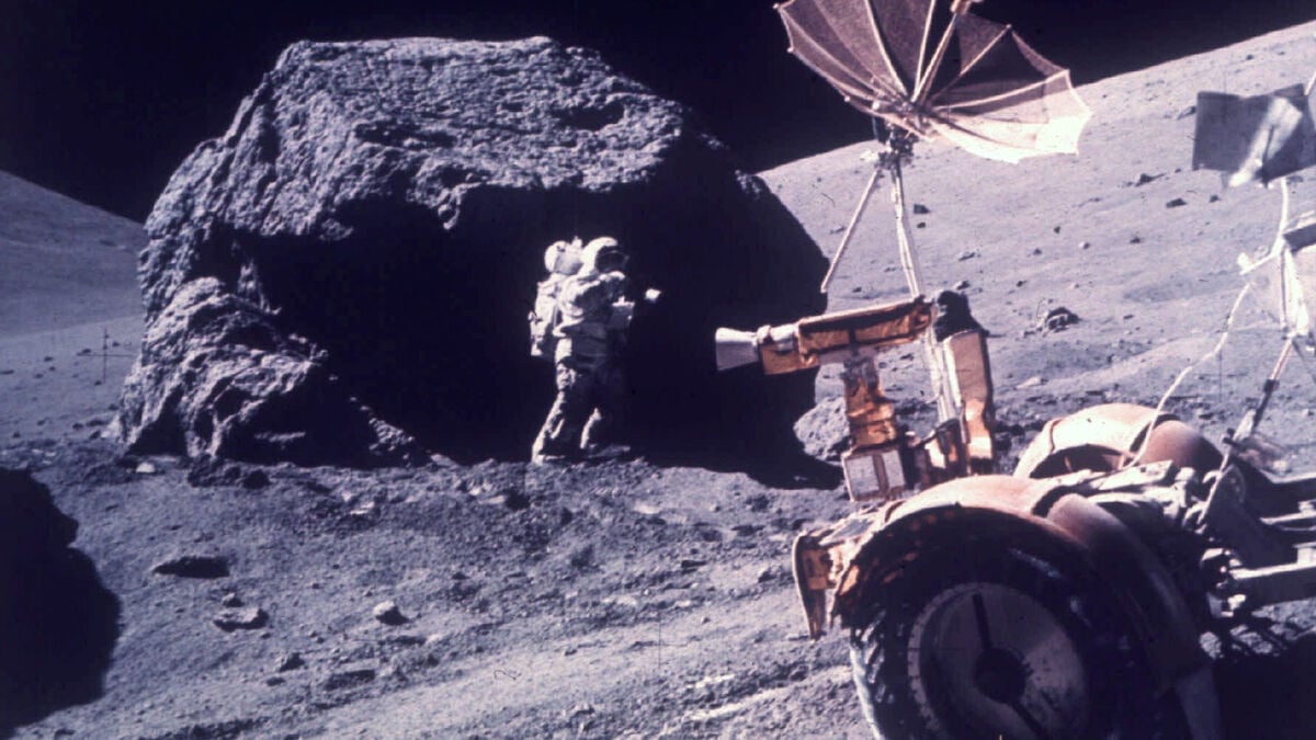 New UFO files show three dots of light seen from the moon