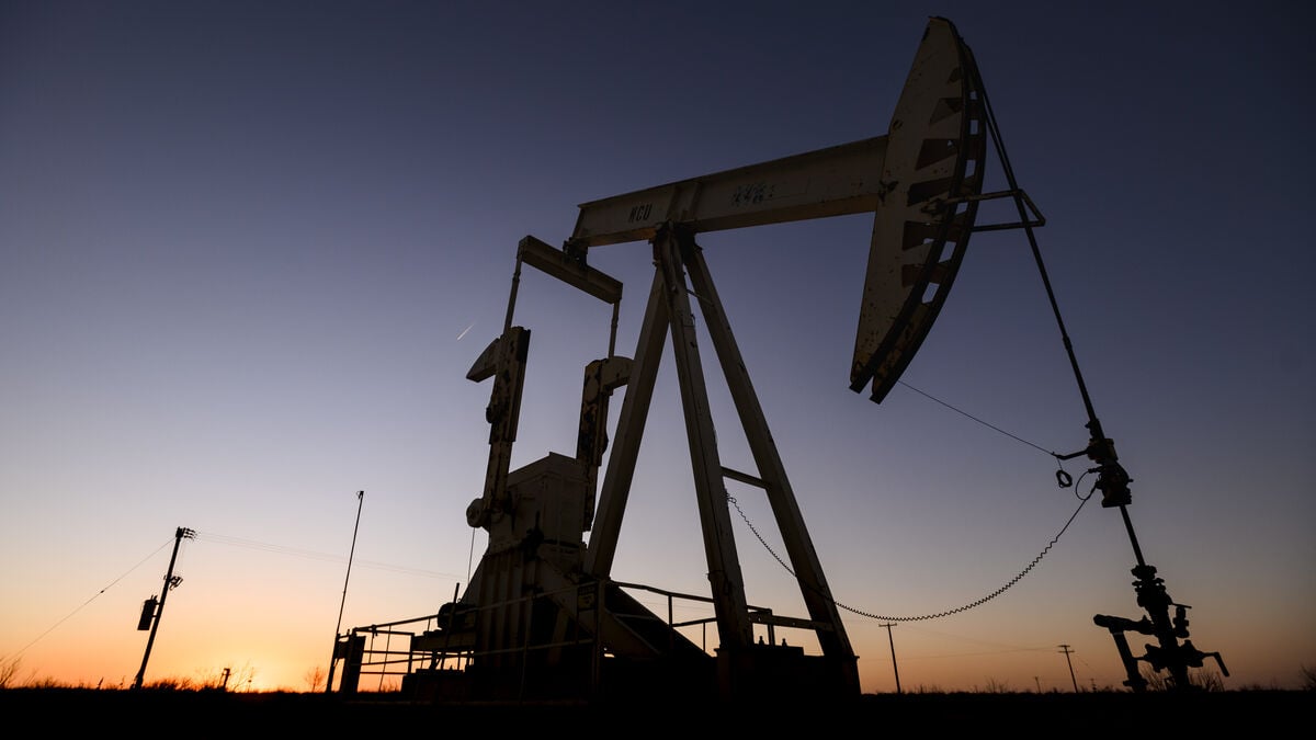 Oil prices rise at opening as U.S. WTI briefly tops $100 and North Sea oil tops $115 in May futures