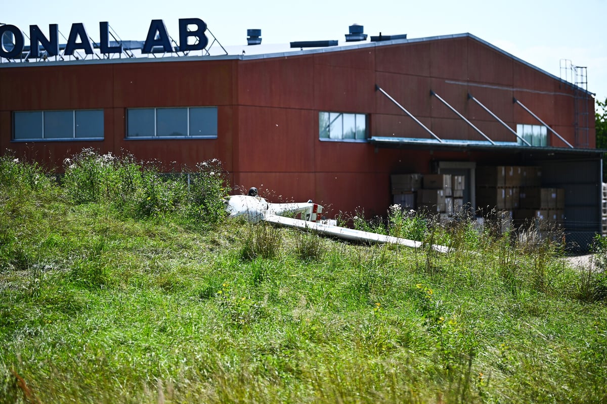 Glider Plane Crash at Halmstad Airport Leaves One Seriously Injured