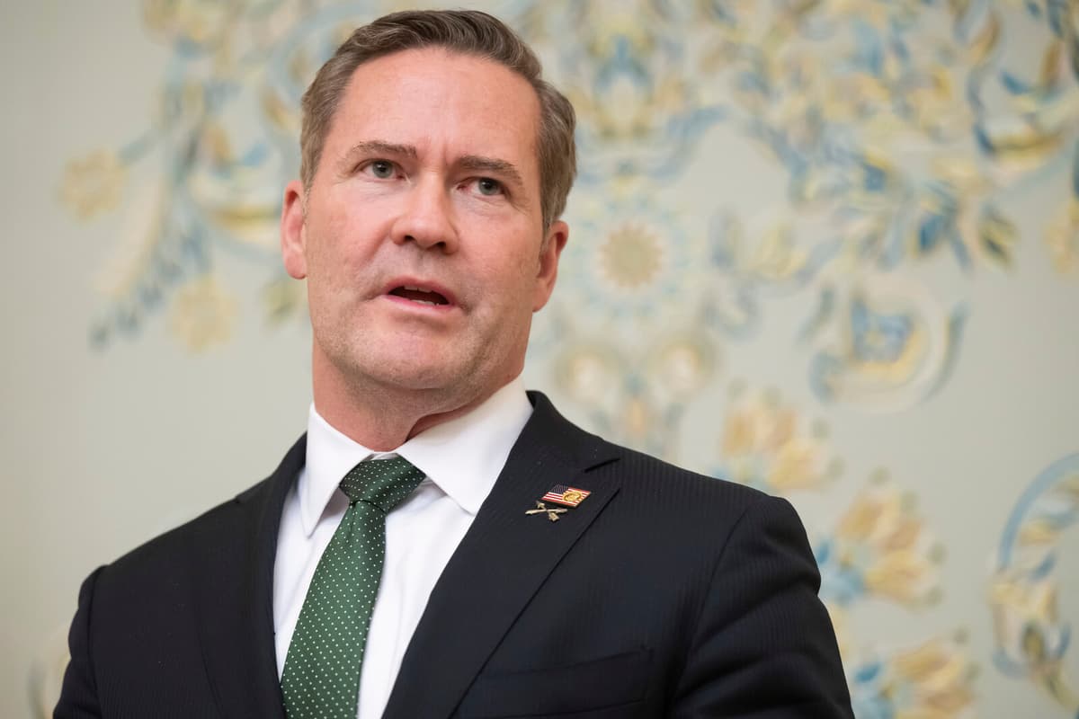 Waltz Owns Up to Military Chat Leak, Calls It Embarrassing