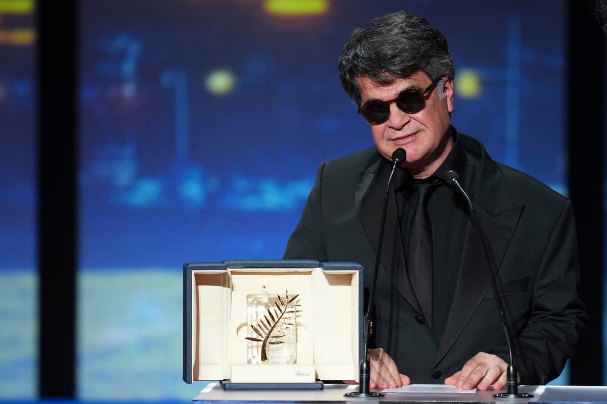 Golden Palm Winner Jafar Panahi Receives Warm Welcome in Iran