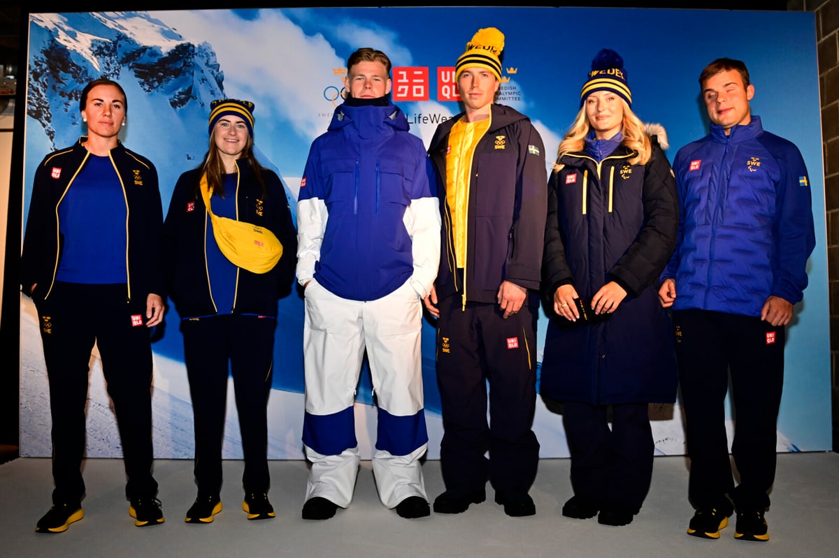 Olympic Mogul Skiers Opt for Blue and White Gear for Competitive Edge