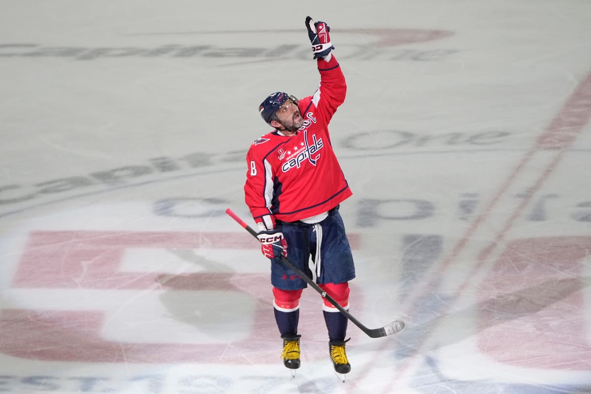 Ovechkin Ties Gretzky's NHL Goal Record in Emotional Home Game