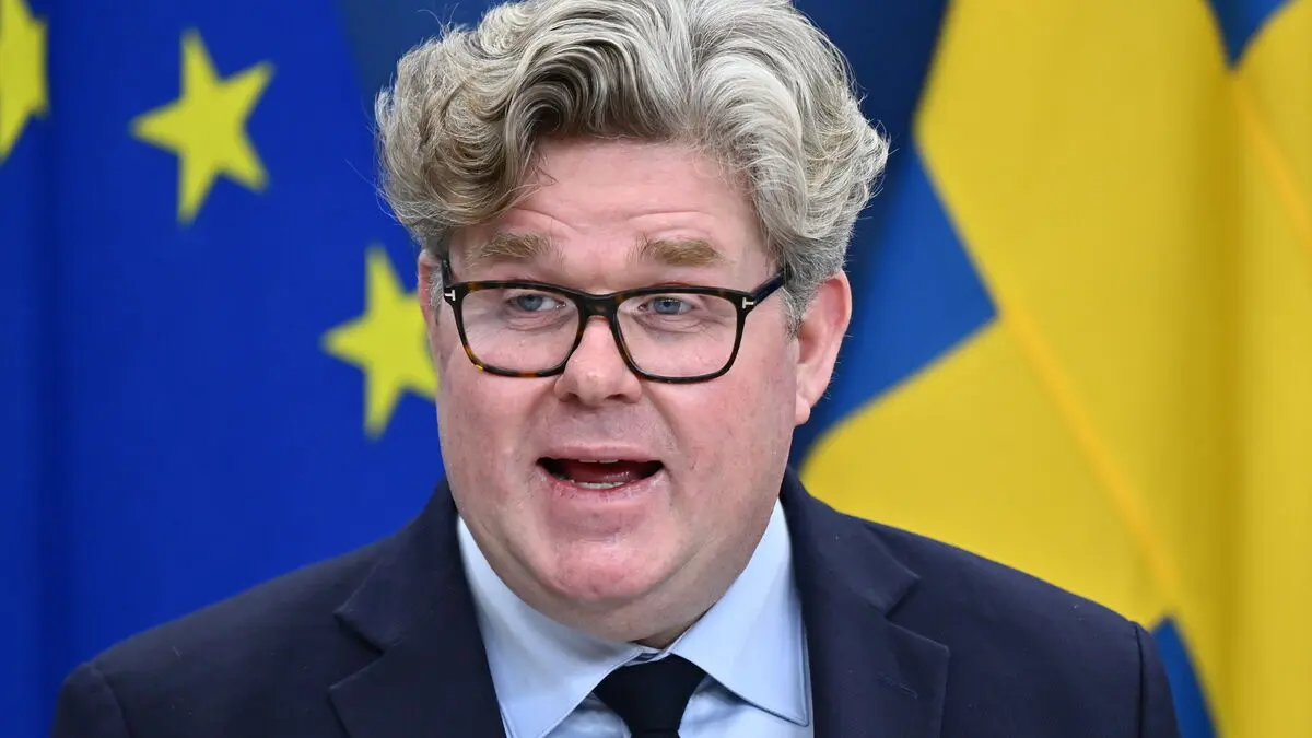 Government announces lowering the age