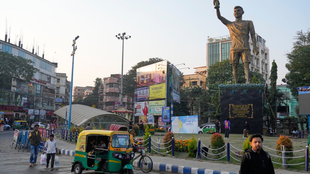 Statue of Messi in Kolkata to be removed as a safety risk