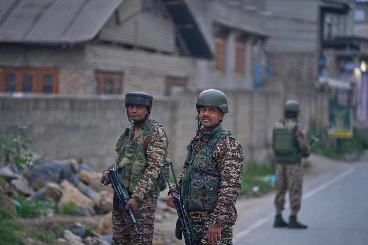 Expert Says Nuclear War Between India and Pakistan Unlikely