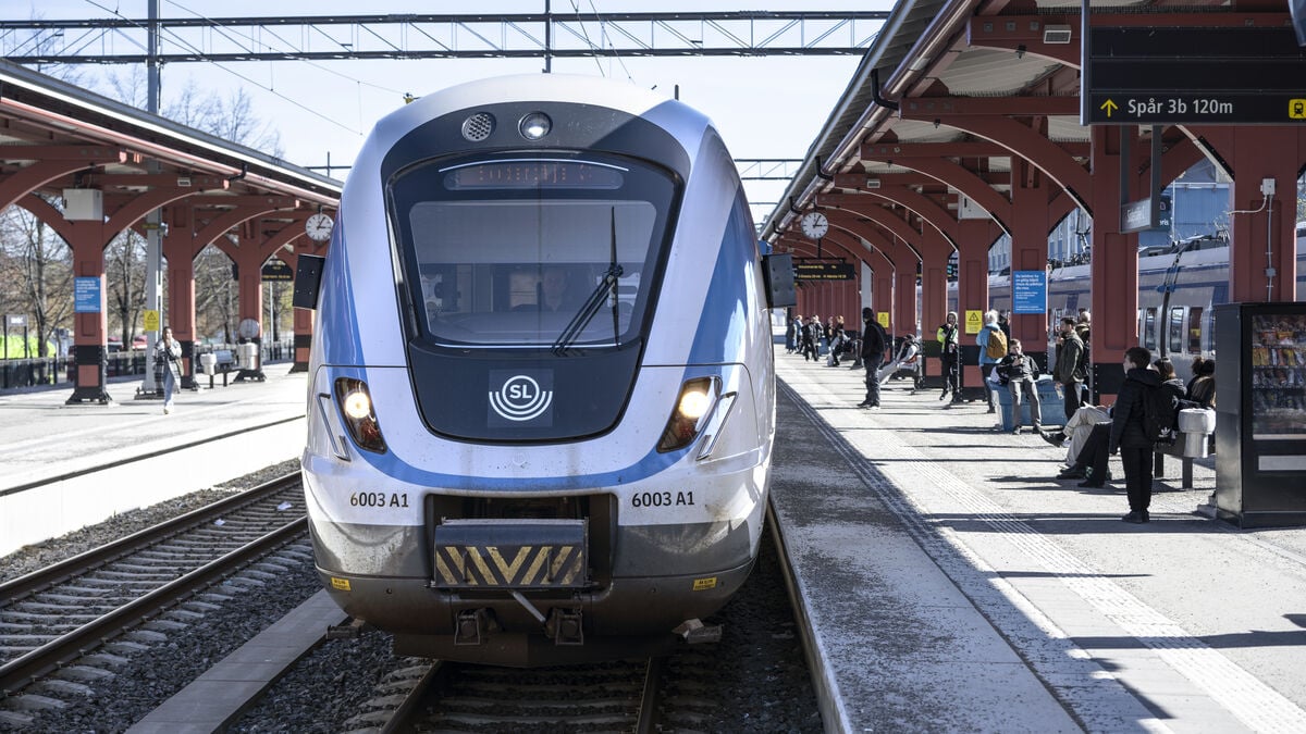 Switch Failure Disrupts Stockholm Commuter Trains, With Several Stations Bypassed