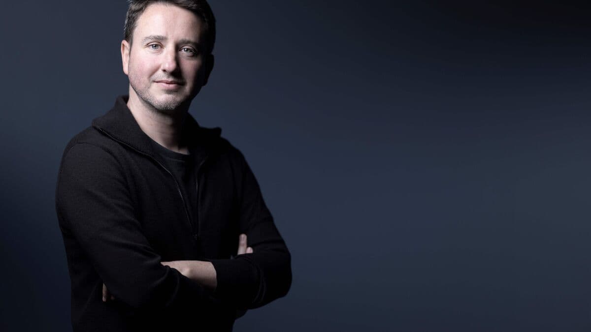 Star economist: Tax the super-rich, save democracy