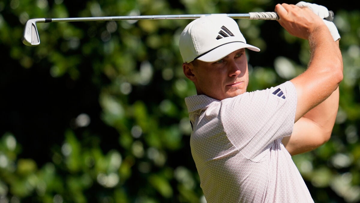 Double bogey trouble leaves Ludvig Åberg at par in Paris