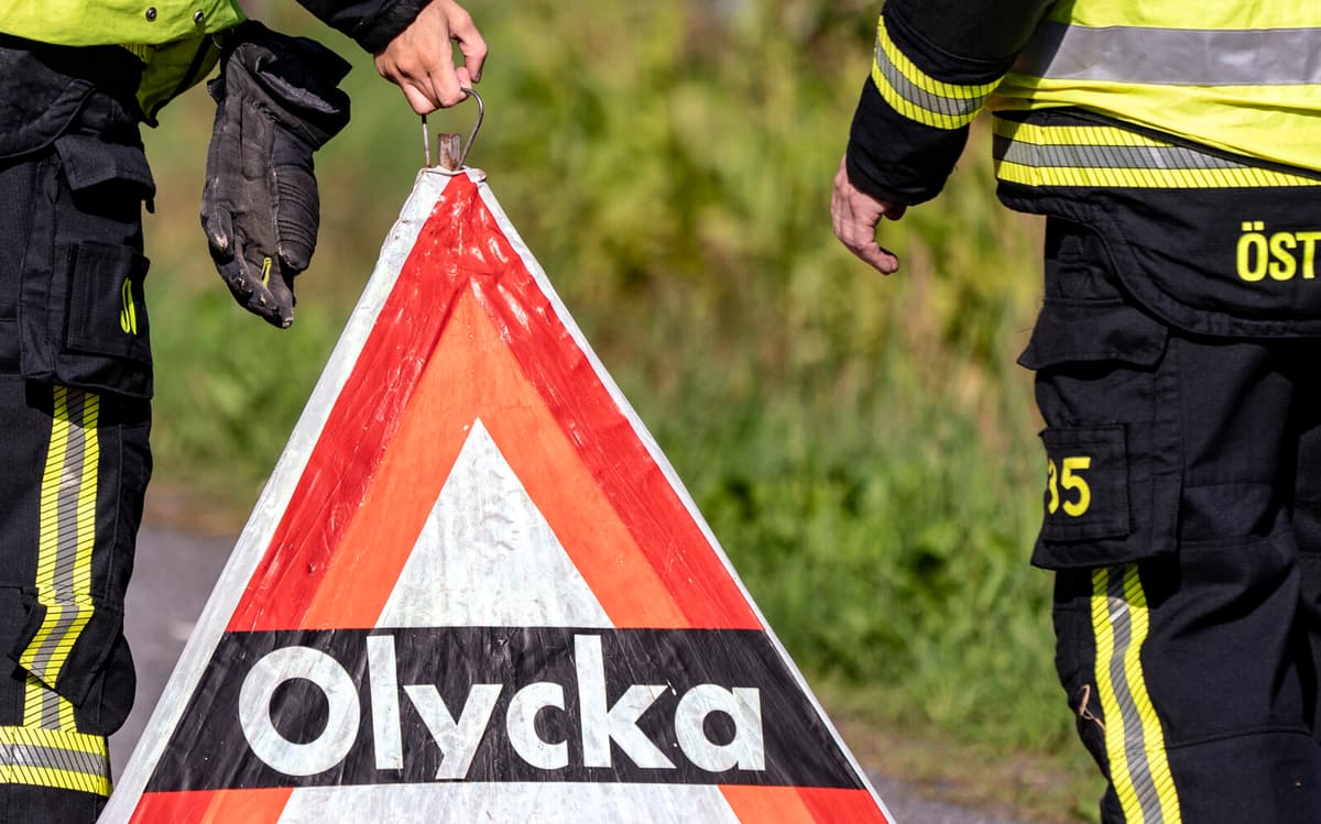 Motorcyclist Dies in Collision with Truck Near Södertälje