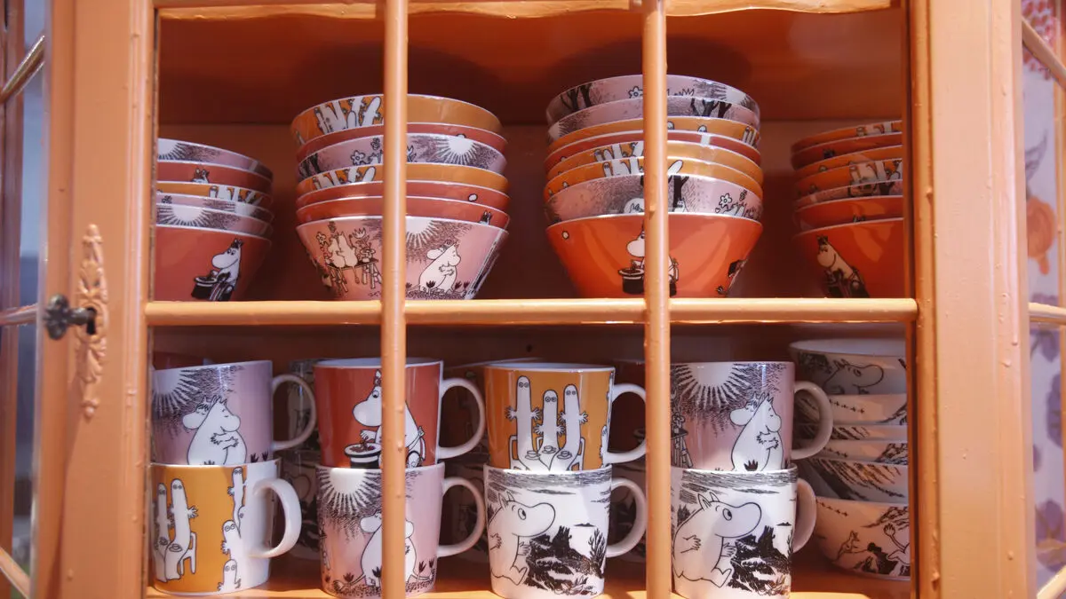 The scissors company cuts previous profit forecast