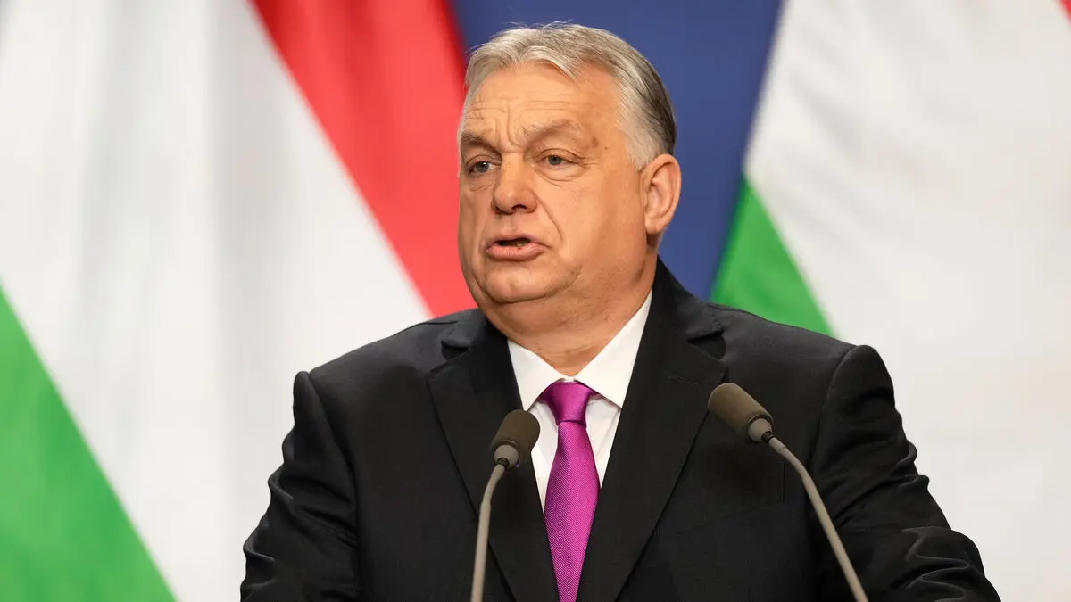 Hungary seizes gold, Zelensky threatens to send the army