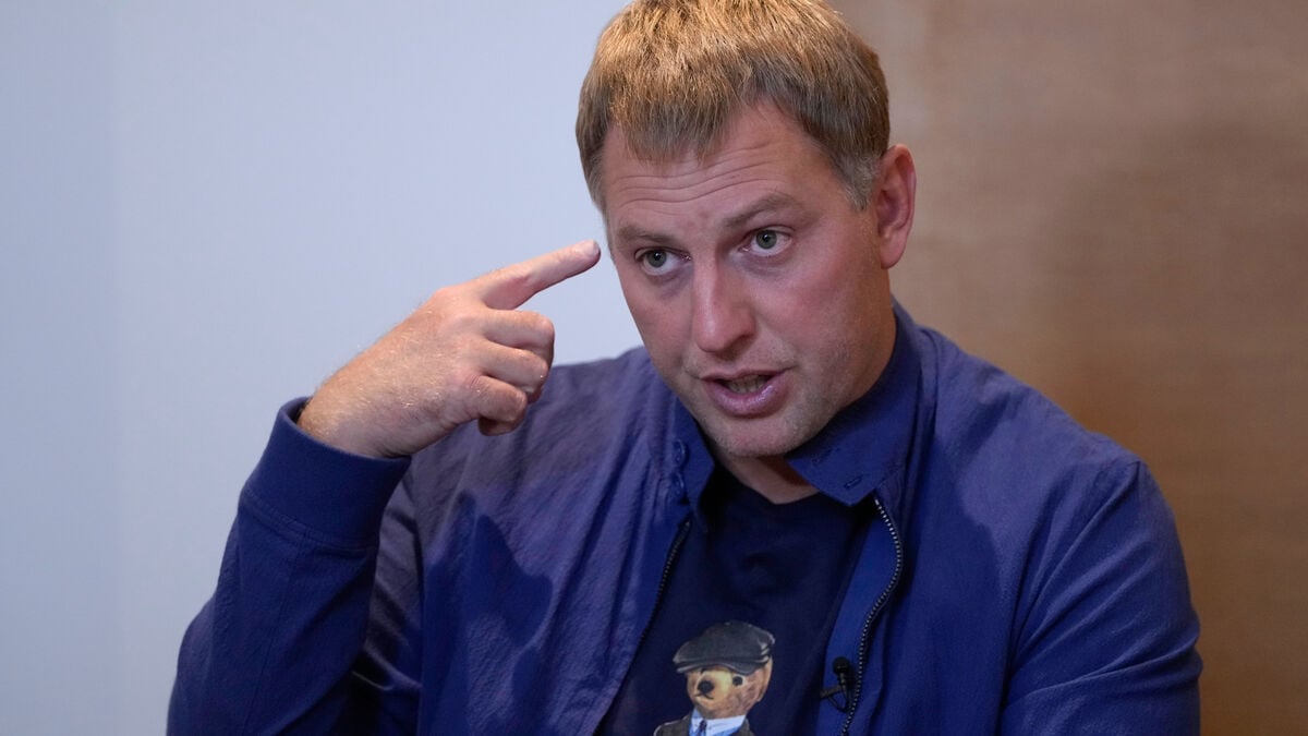Four Arrested for Alleged Plot Against Russian Activist in France