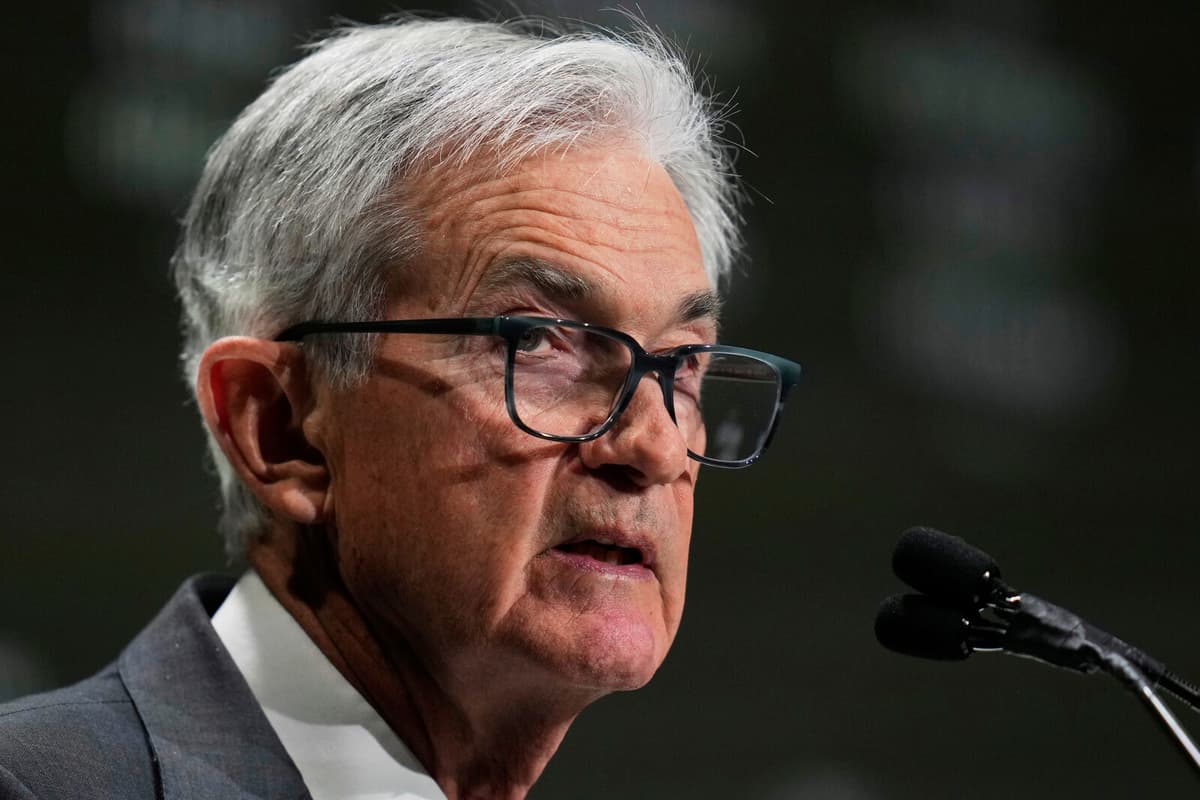 Trump Claims He Can Oust Fed Chair Powell Despite Lacking Authority