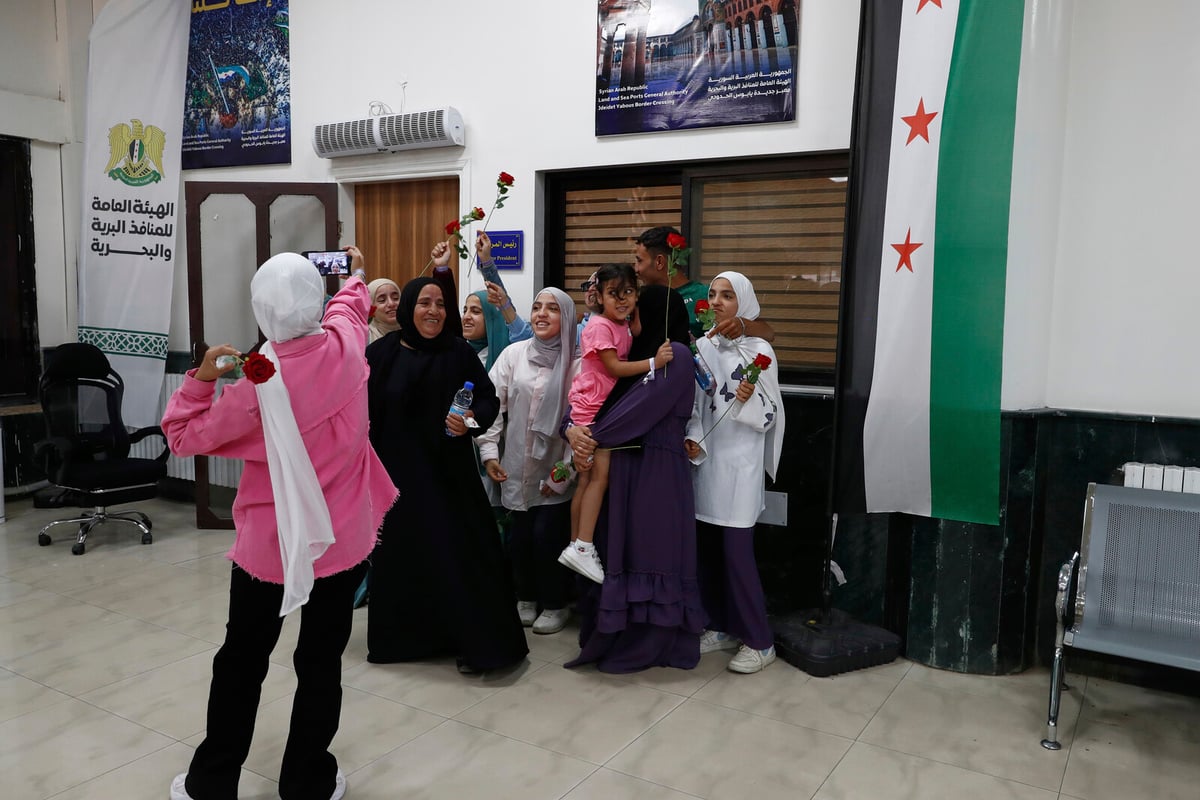 850,000 Syrians Return Home After Assad's Regime Falls