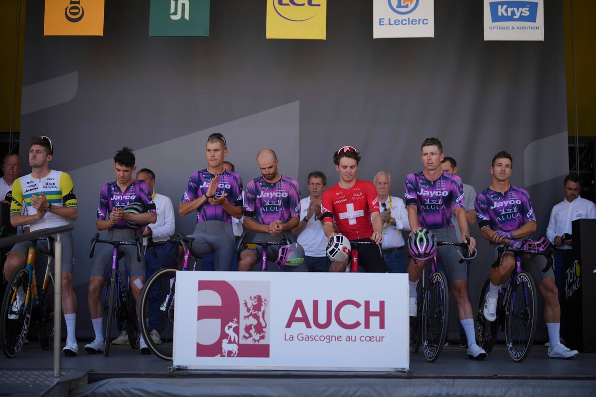 Tour de France Honors Late 19-Year-Old Cyclist Samuele Privitera