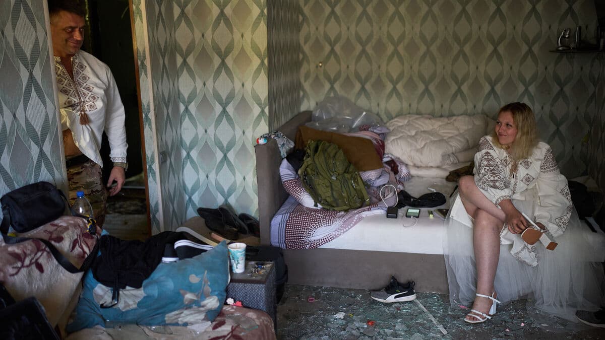 Bombed Before the Wedding, Kyiv Couple Still Marries After Russian Strike