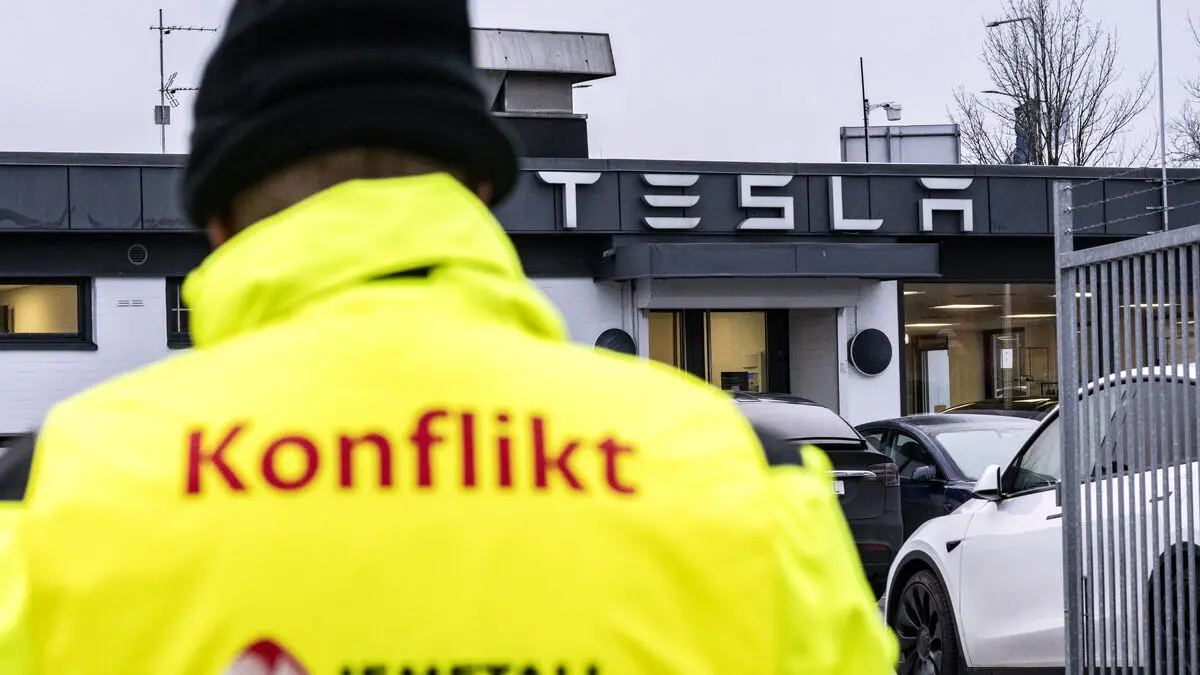 IF Metall puts Tesla mechanics back on strike at Swedish workshops
