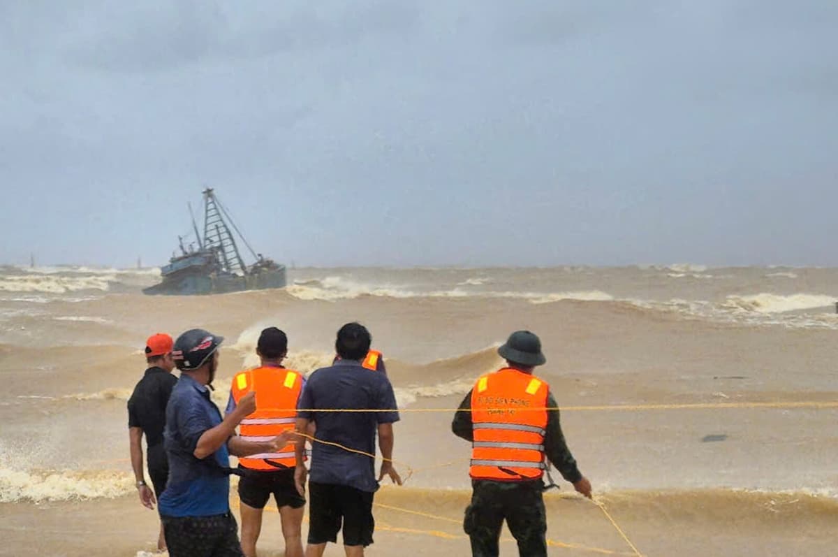 Typhoon Bualoi Prompts Massive Evacuation in Vietnam